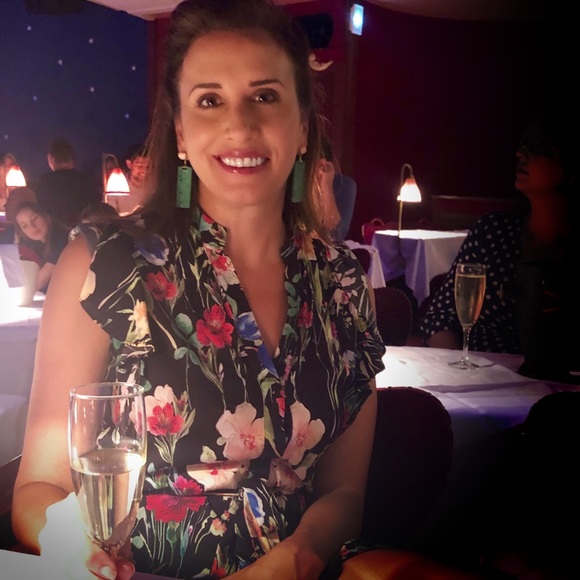 Meet your Posher, Tara - Picture 2 of 6